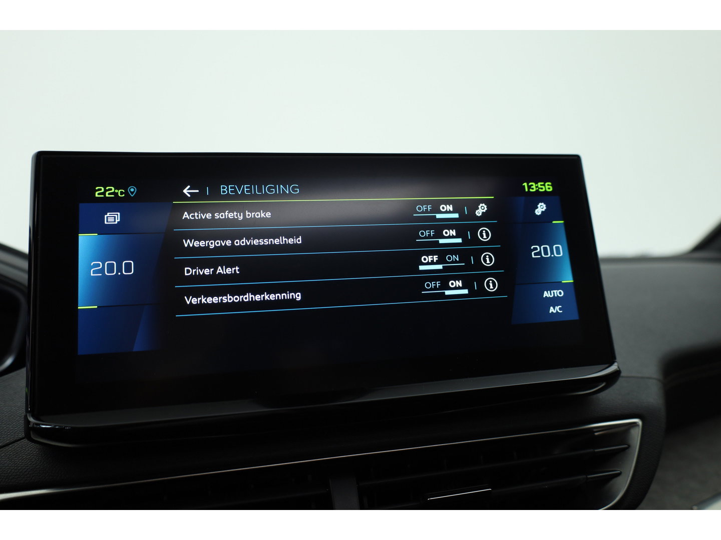 Peugeot 3008 1.6 HYbrid 225 GT | Rijklaar | Android Auto | Pano | Adapt. Cruise | Navi | Dodehoek. | Camera | DAB | 18"