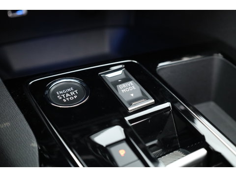 Peugeot 3008 1.6 HYbrid 225 GT | Rijklaar | Android Auto | Pano | Adapt. Cruise | Navi | Dodehoek. | Camera | DAB | 18"