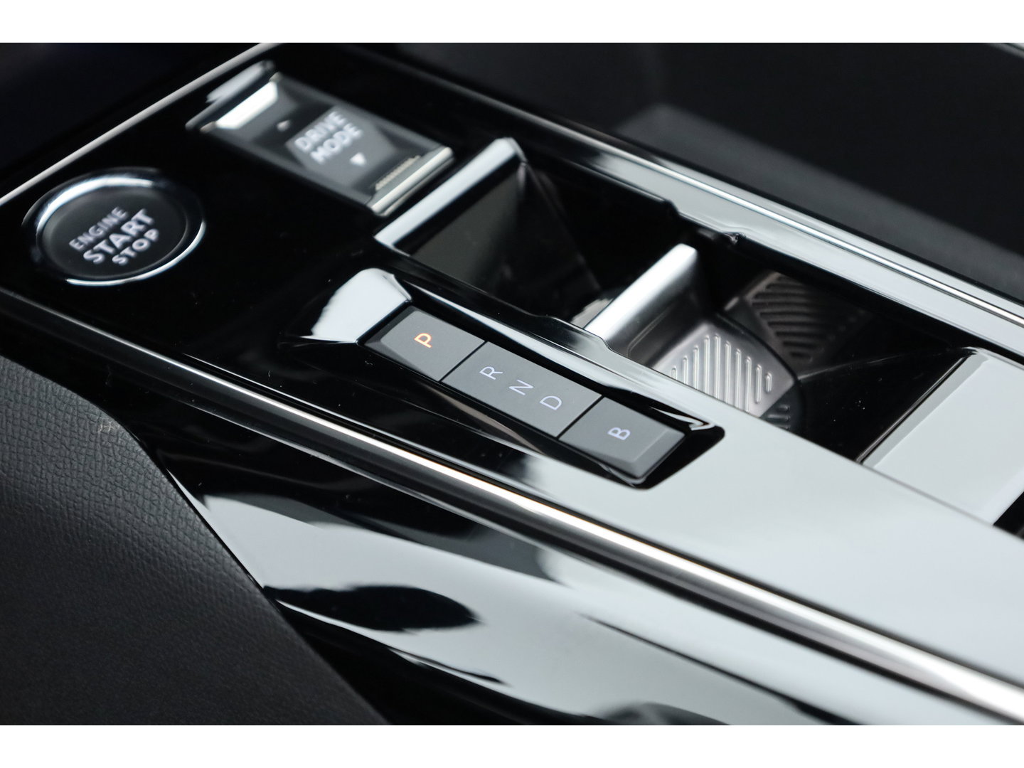Peugeot 3008 1.6 HYbrid 225 GT | Rijklaar | Android Auto | Pano | Adapt. Cruise | Navi | Dodehoek. | Camera | DAB | 18"