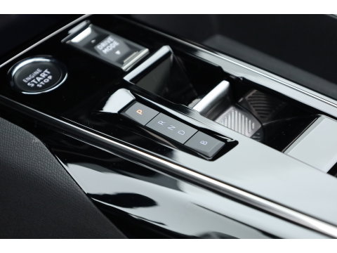 Peugeot 3008 1.6 HYbrid 225 GT | Rijklaar | Android Auto | Pano | Adapt. Cruise | Navi | Dodehoek. | Camera | DAB | 18"