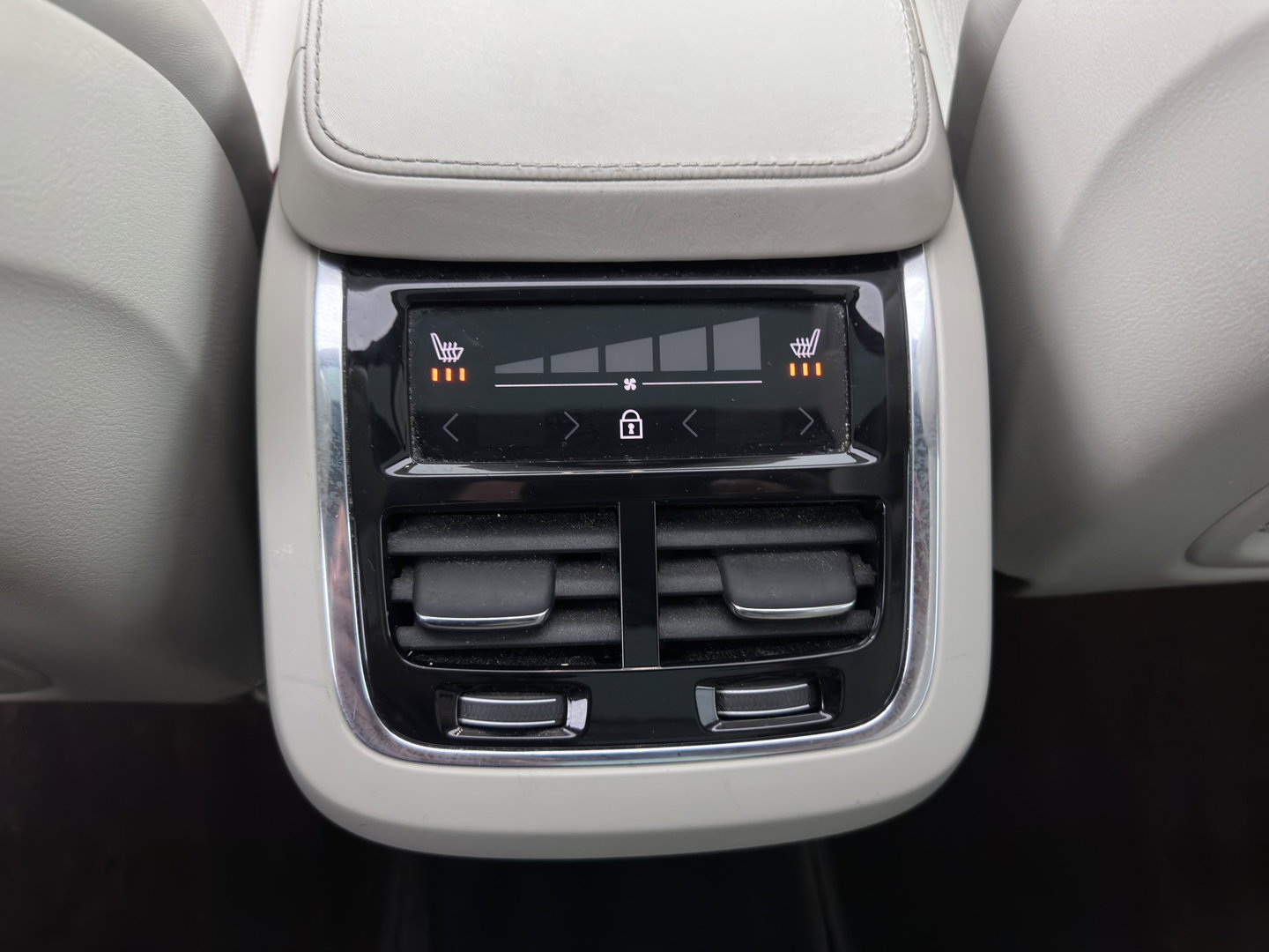 Volvo XC90 2.0 D5 AWD Inscription Aut. *PANO | LEATHER | FULL-LED | MEMORY-PACK | BLINDSPOT | KEYLESS | DIGI-COCKPIT | CAMERA | NAVI-FULLMAP | HEATED-CONTOURSEATS | TOWBAR |  HEAD-UP |  21''ALU*