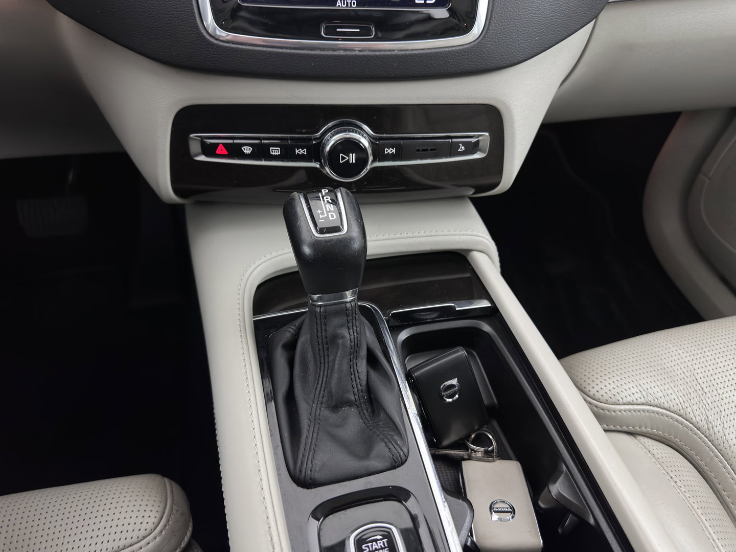 Volvo XC90 2.0 D5 AWD Inscription Aut. *PANO | LEATHER | FULL-LED | MEMORY-PACK | BLINDSPOT | KEYLESS | DIGI-COCKPIT | CAMERA | NAVI-FULLMAP | HEATED-CONTOURSEATS | TOWBAR |  HEAD-UP |  21''ALU*