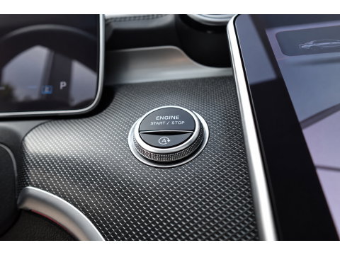 Mercedes-Benz C-Klasse 200 AMG Line PANO CAM SFEER VOL'