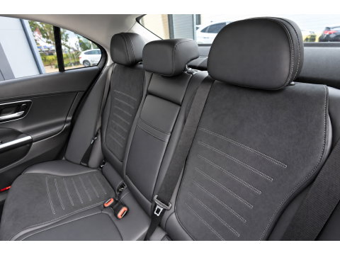 Mercedes-Benz C-Klasse 200 AMG Line PANO CAM SFEER VOL'