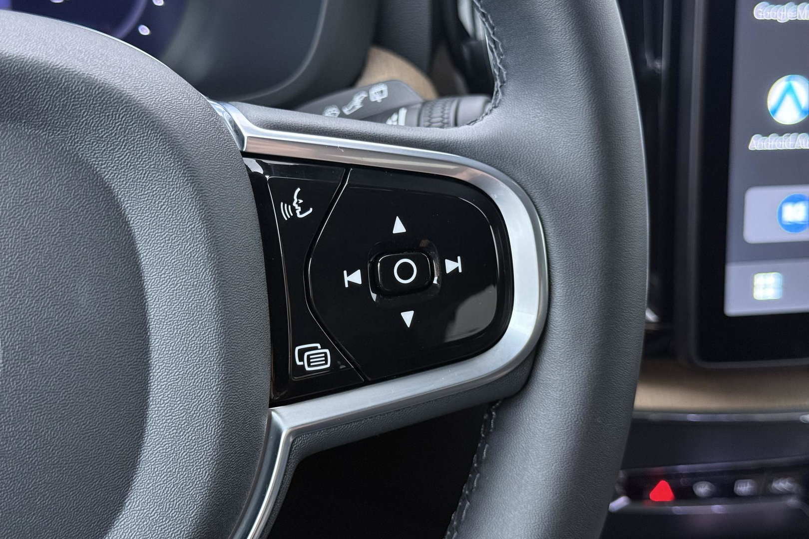 Volvo XC60 T8 Plus Dark | 21 Inch | Harman/Kardon | Memory | 360° Camera | BLIS | Stoel+Stuurverwarming | ACC