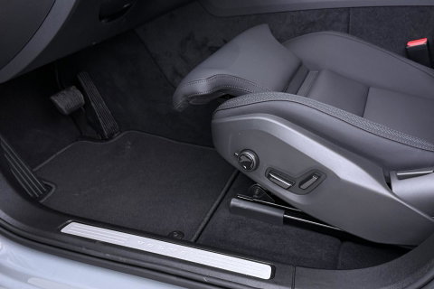 Volvo XC60 T8 Plus Dark | 21 Inch | Harman/Kardon | Memory | 360° Camera | BLIS | Stoel+Stuurverwarming | ACC