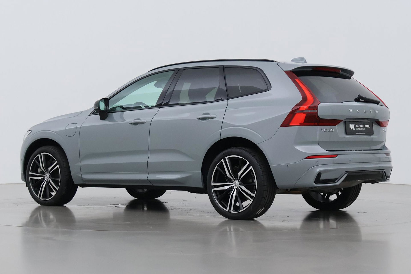 Volvo XC60 T8 Plus Dark | 21 Inch | Harman/Kardon | Memory | 360° Camera | BLIS | Stoel+Stuurverwarming | ACC