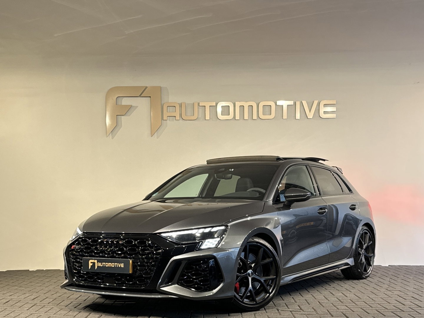 Audi RS3 Sportback 2.5 TFSI quattro Pano|Alcantara|B&O|Camera
