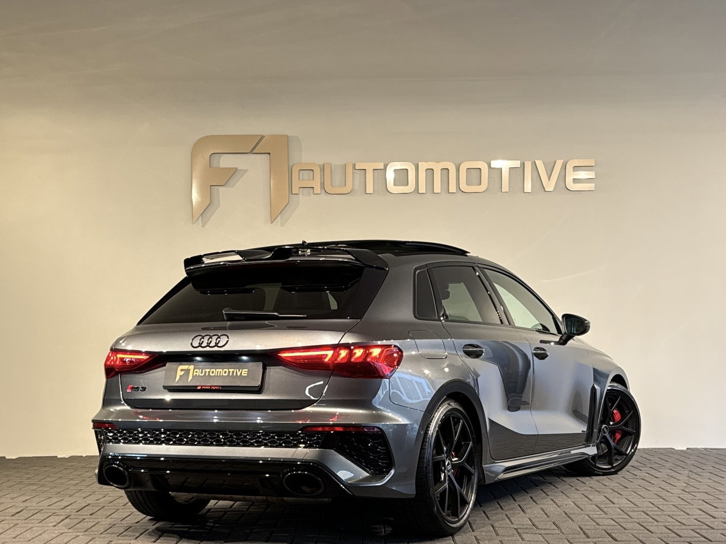 Audi RS3 Sportback 2.5 TFSI quattro Pano|Alcantara|B&O|Camera