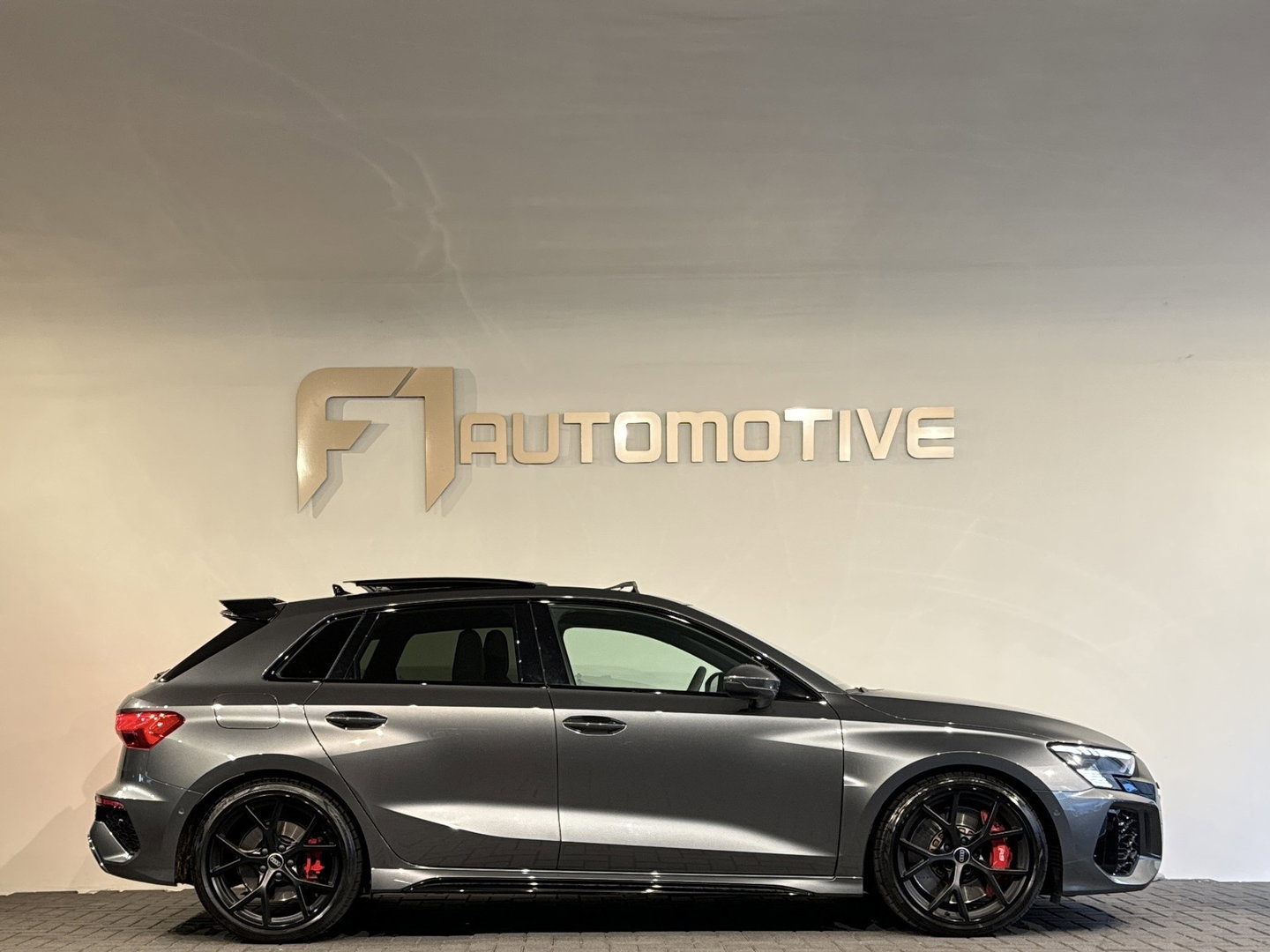 Audi RS3 Sportback 2.5 TFSI quattro Pano|Alcantara|B&O|Camera