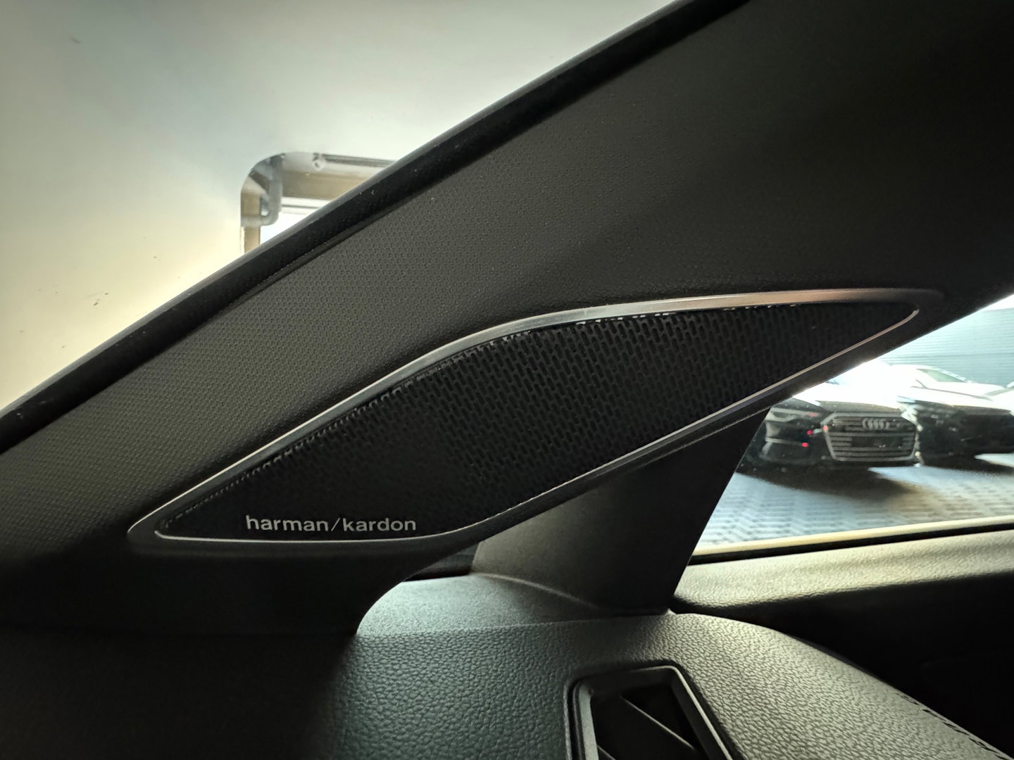 Volkswagen Golf 2.0 TSI R 4Motion Pano|Akra|HuD|Harman Kardon|ACC