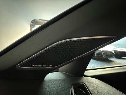 Volkswagen Golf 2.0 TSI R 4Motion Pano|Akra|HuD|Harman Kardon|ACC