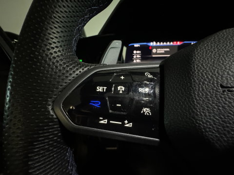 Volkswagen Golf 2.0 TSI R 4Motion Pano|Akra|HuD|Harman Kardon|ACC