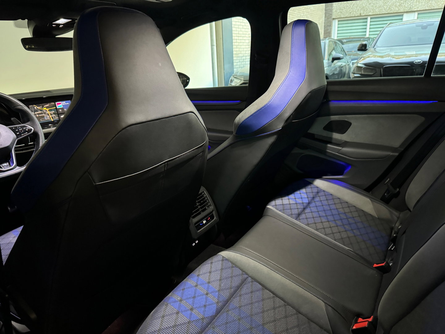 Volkswagen Golf 2.0 TSI R 4Motion Pano|Akra|HuD|Harman Kardon|ACC