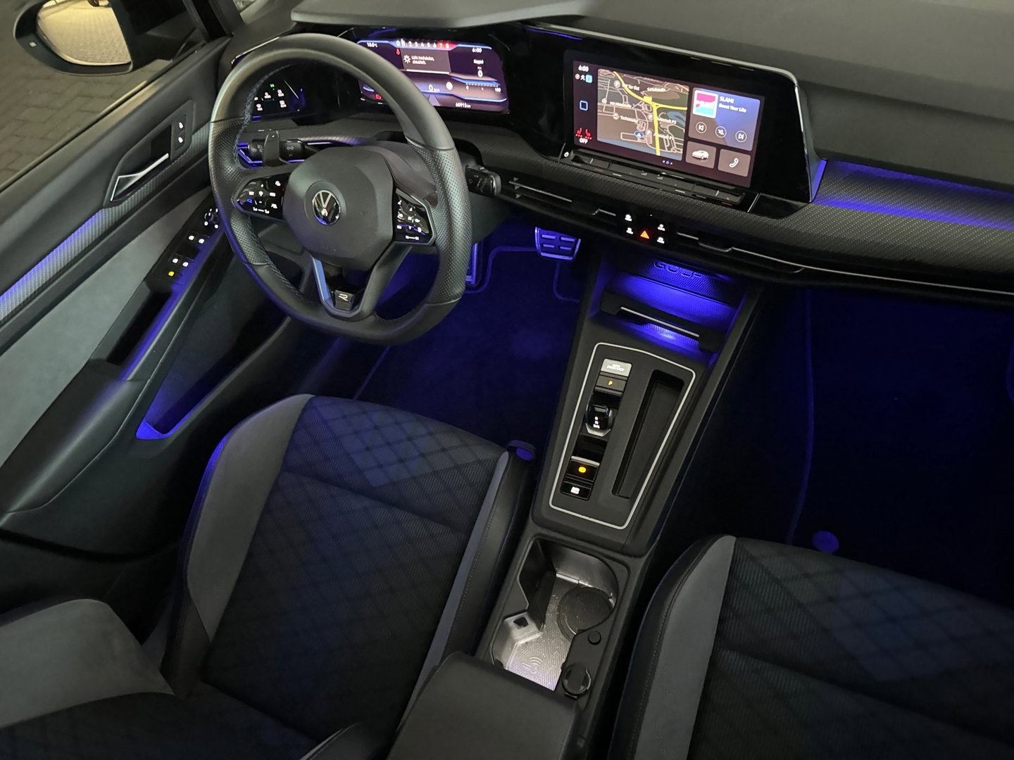 Volkswagen Golf 2.0 TSI R 4Motion Pano|Akra|HuD|Harman Kardon|ACC