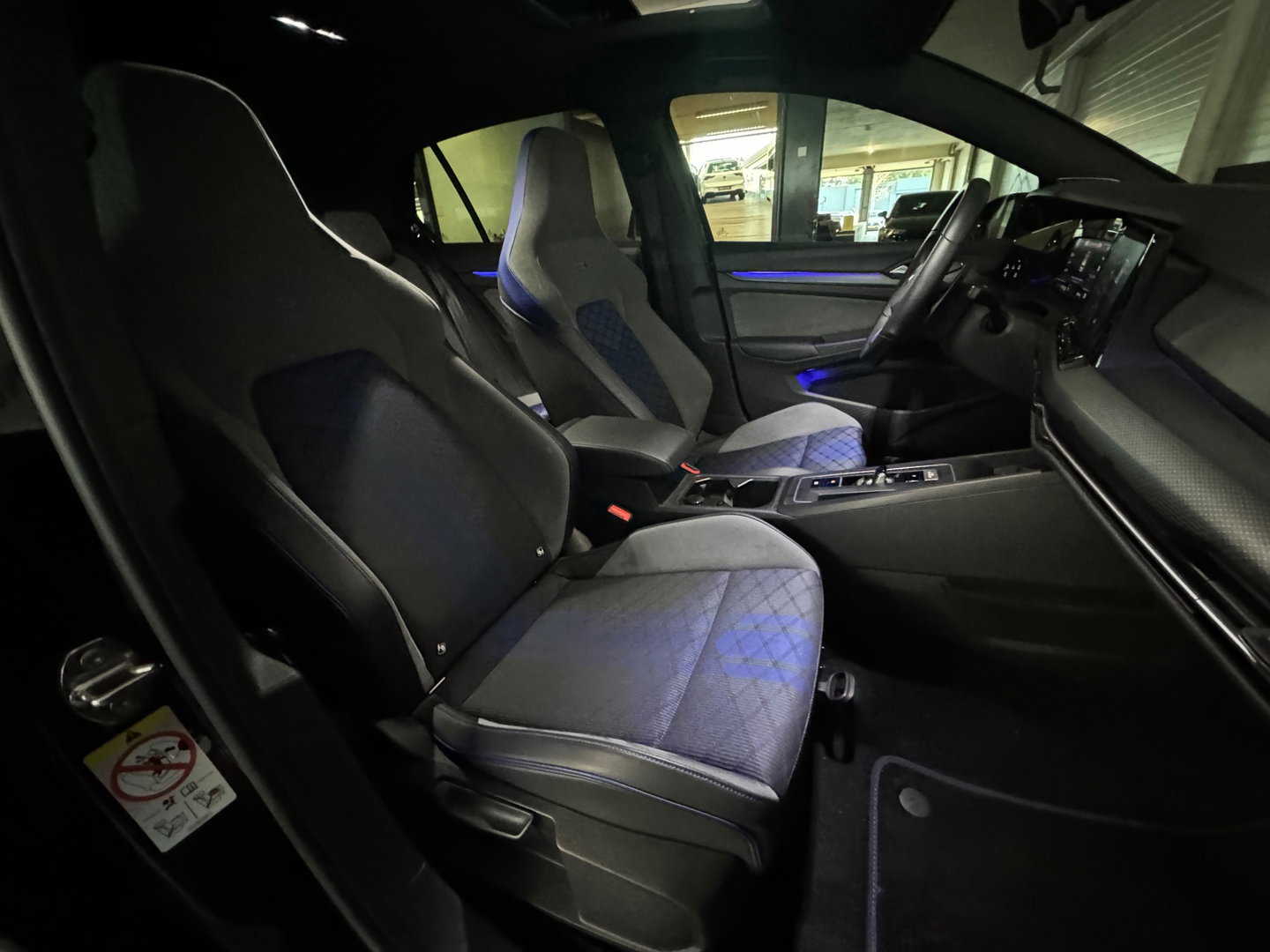 Volkswagen Golf 2.0 TSI R 4Motion Pano|Akra|HuD|Harman Kardon|ACC