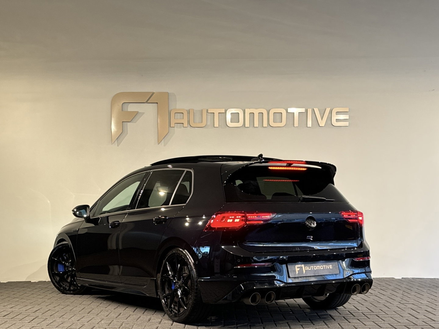Volkswagen Golf 2.0 TSI R 4Motion Pano|Akra|HuD|Harman Kardon|ACC