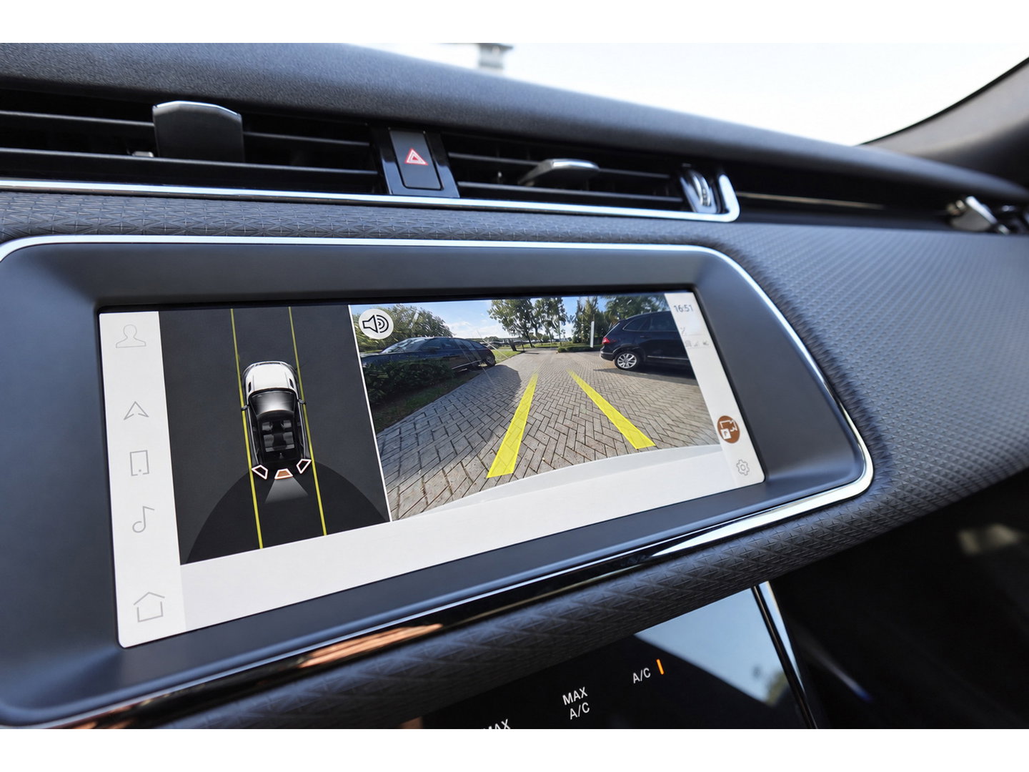 Land Rover Range Rover Evoque 1.5 P300e AWD R-Dynamic HSE CAM PDC CARPLAY