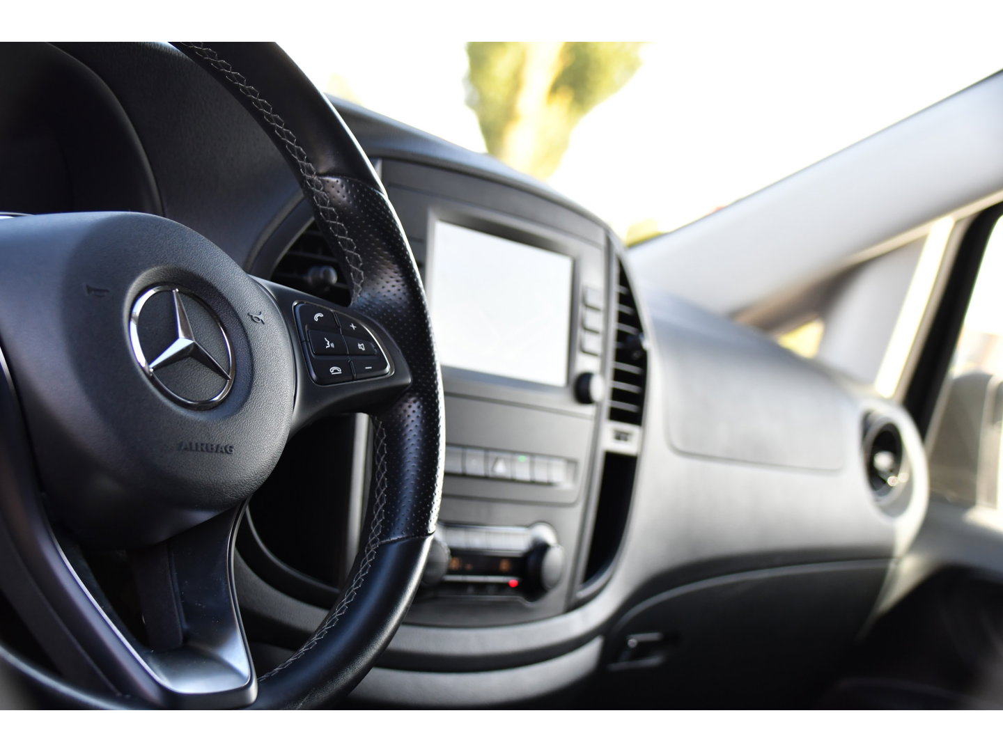Mercedes-Benz Vito 116 CDI L2 Black Edition Camera, Cruise, Carplay, Automaat, LED, Clima, Multimedia, 164pk, Sensoren, Uniek!