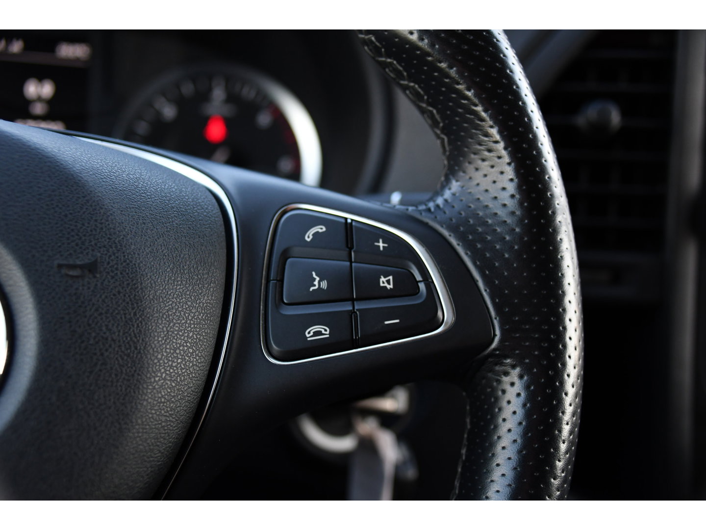 Mercedes-Benz Vito 116 CDI L2 Black Edition Camera, Cruise, Carplay, Automaat, LED, Clima, Multimedia, 164pk, Sensoren, Uniek!