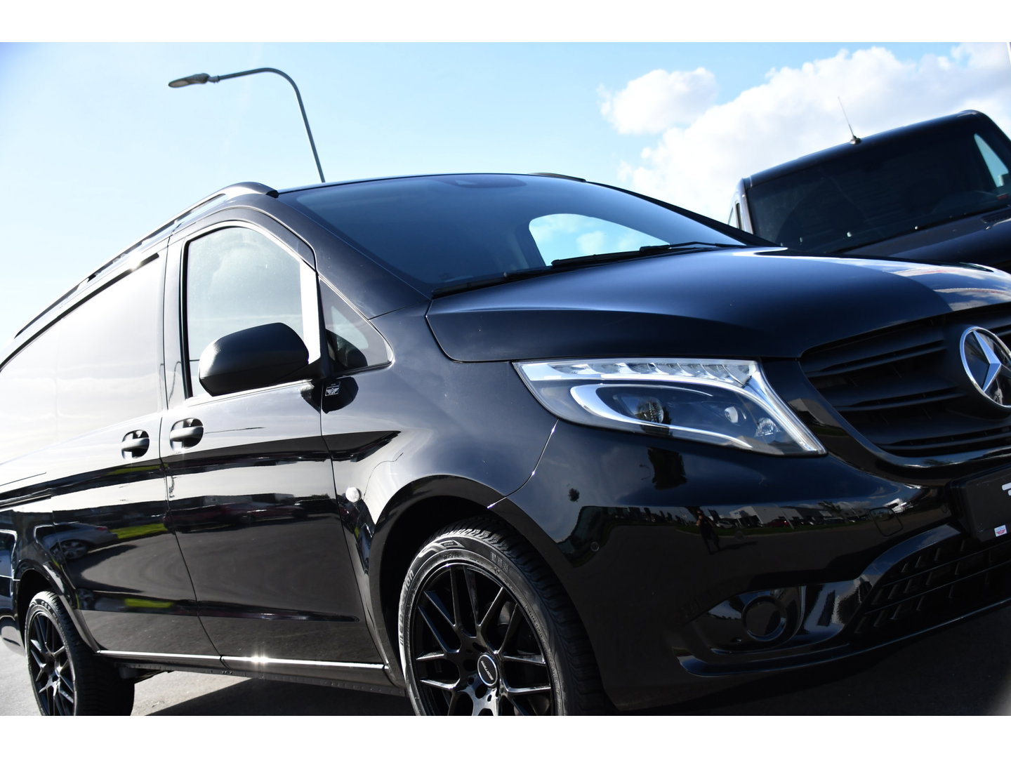 Mercedes-Benz Vito 116 CDI L2 Black Edition Camera, Cruise, Carplay, Automaat, LED, Clima, Multimedia, 164pk, Sensoren, Uniek!