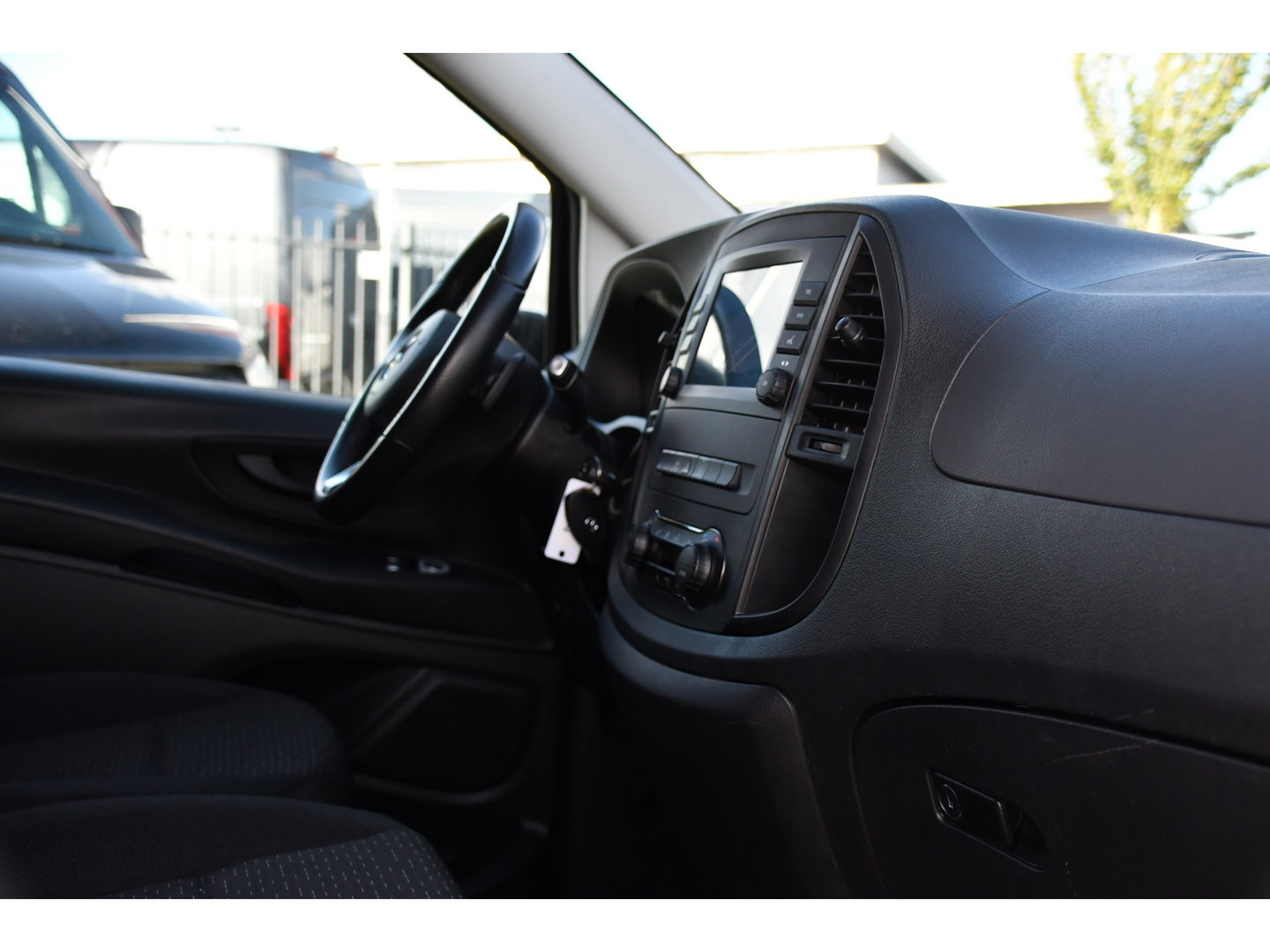 Mercedes-Benz Vito 116 CDI L2 Black Edition Camera, Cruise, Carplay, Automaat, LED, Clima, Multimedia, 164pk, Sensoren, Uniek!
