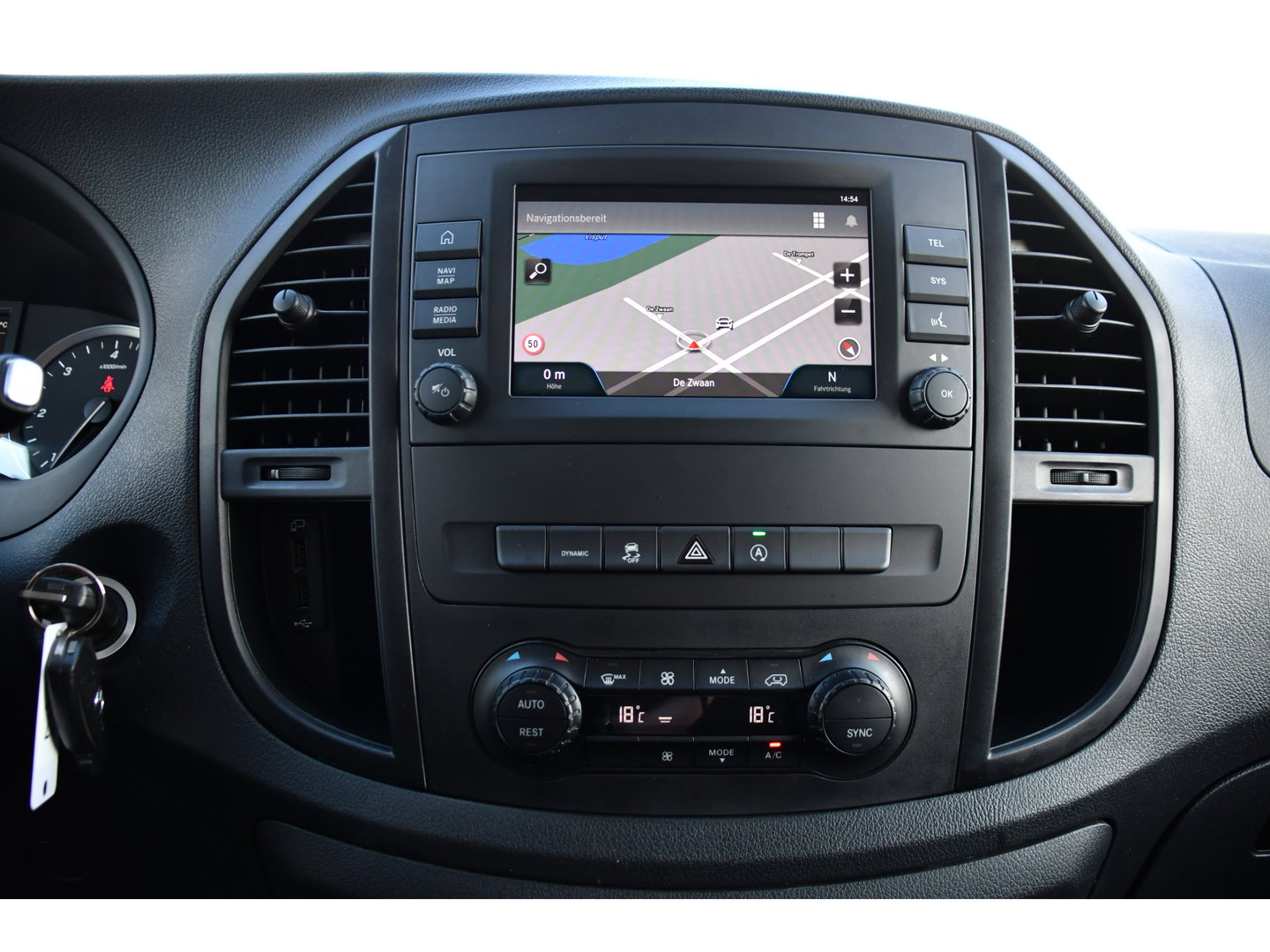 Mercedes-Benz Vito 116 CDI L2 Black Edition Camera, Cruise, Carplay, Automaat, LED, Clima, Multimedia, 164pk, Sensoren, Uniek!