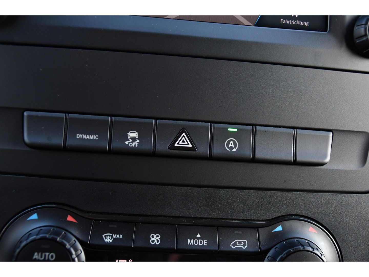 Mercedes-Benz Vito 116 CDI L2 Black Edition Camera, Cruise, Carplay, Automaat, LED, Clima, Multimedia, 164pk, Sensoren, Uniek!