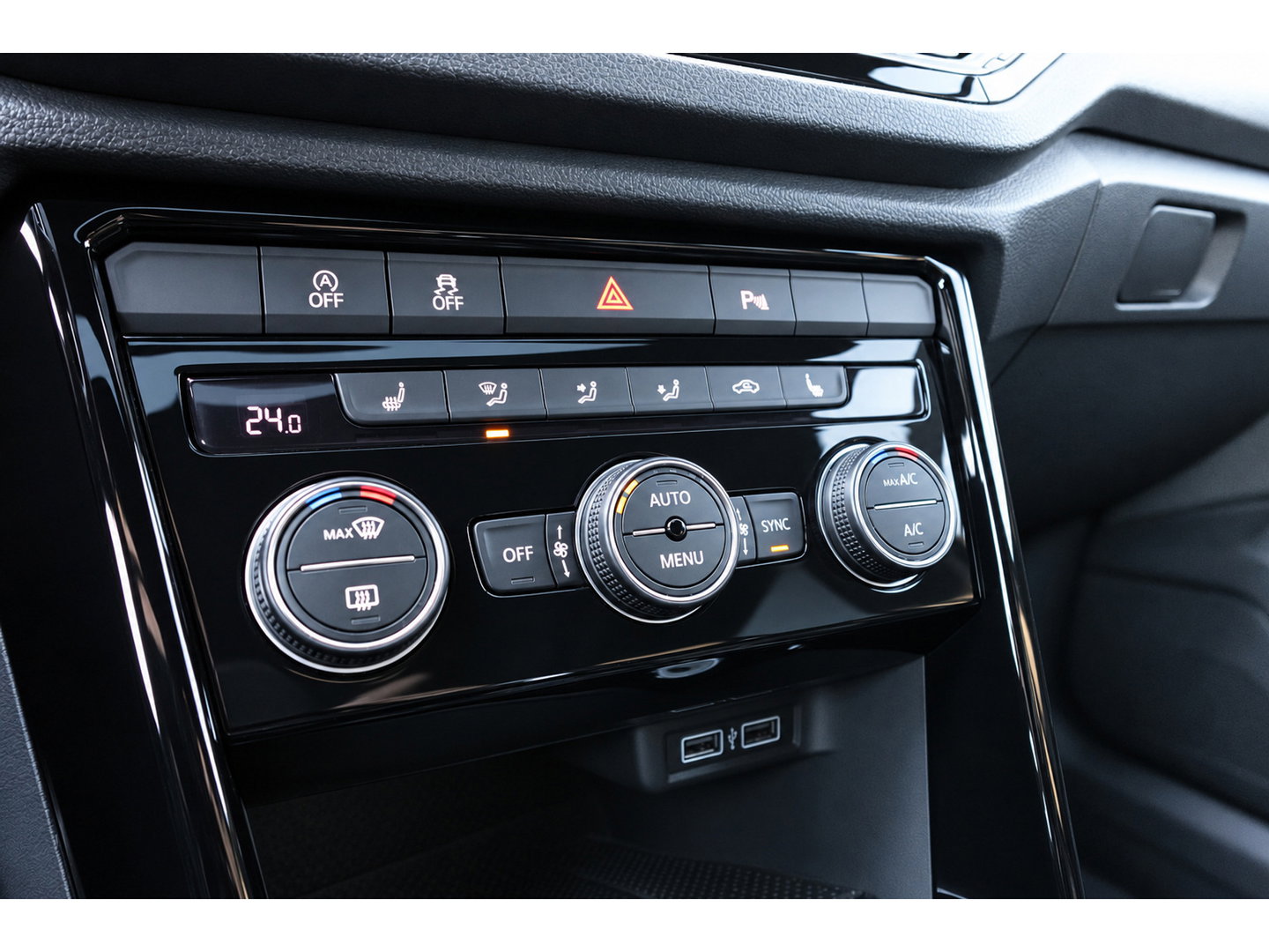 Volkswagen T-Roc 2.0 TSI R AKRAPOVIC BEATS KEYLESS PANO VOL