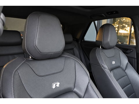 Volkswagen T-Roc 2.0 TSI R AKRAPOVIC BEATS KEYLESS PANO VOL