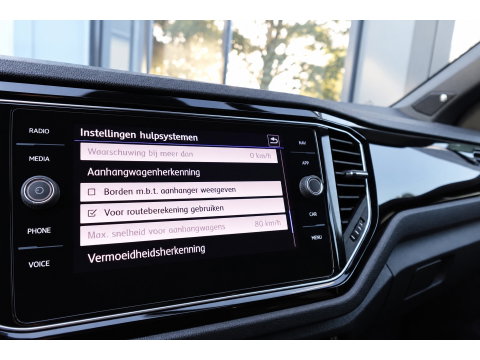 Volkswagen T-Roc 2.0 TSI R AKRAPOVIC BEATS KEYLESS PANO VOL