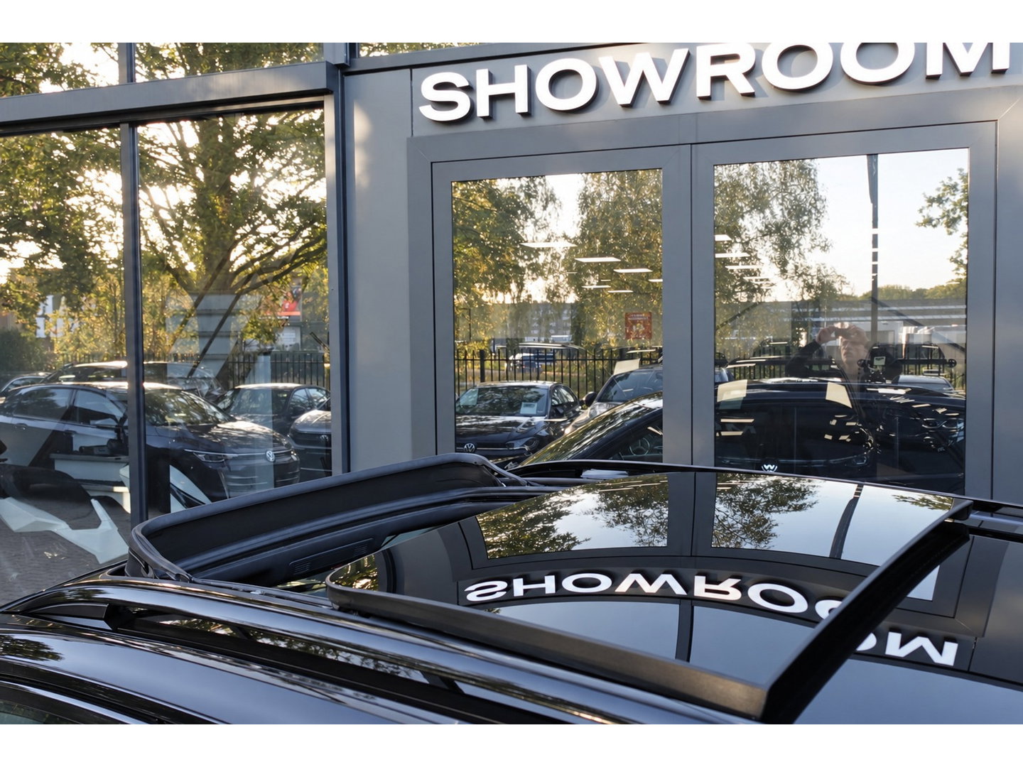 Volkswagen T-Roc 2.0 TSI R AKRAPOVIC BEATS KEYLESS PANO VOL
