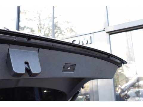 Volkswagen T-Roc 2.0 TSI R AKRAPOVIC BEATS KEYLESS PANO VOL
