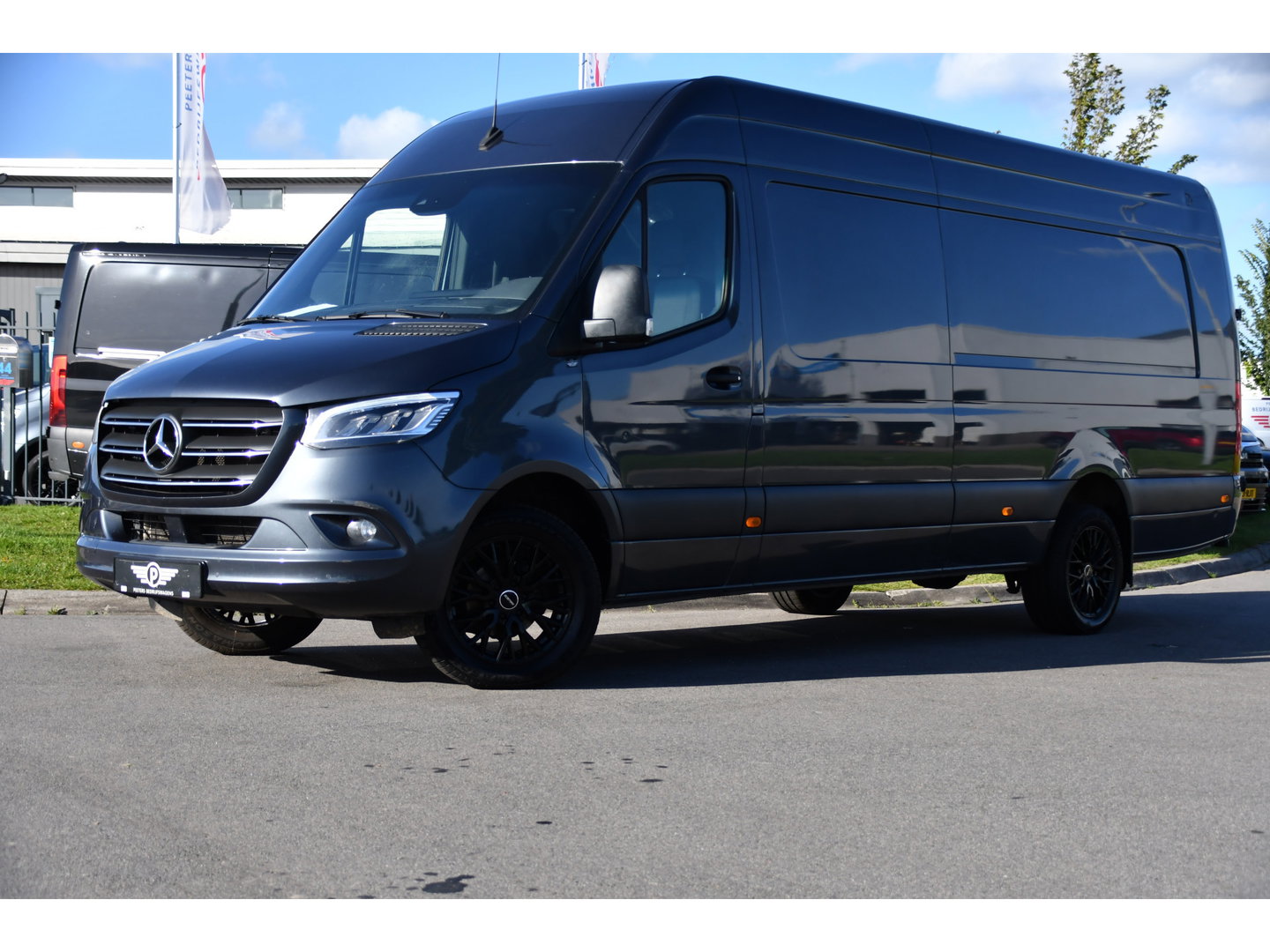 Mercedes-Benz Sprinter 319 3.0 CDI L4H2 PB Edition Adaptieve Cruise, Camera, LED, Carplay, 190pk, Standkachel, Stoelverwarming, Sensoren, 3500kg Trekhaak, Uniek! Extra lang, L4, Ultra lang