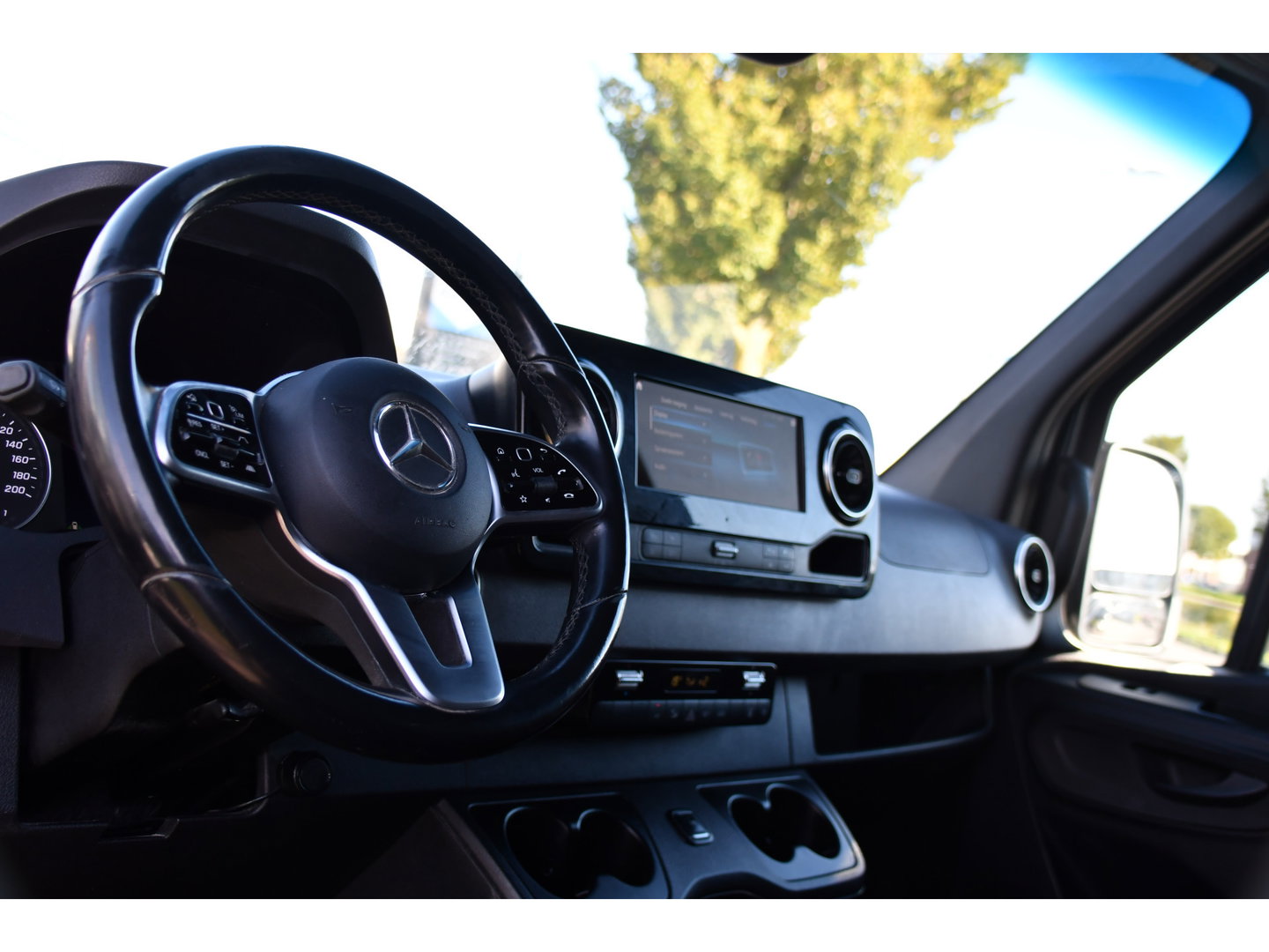 Mercedes-Benz Sprinter 319 3.0 CDI L4H2 PB Edition Adaptieve Cruise, Camera, LED, Carplay, 190pk, Standkachel, Stoelverwarming, Sensoren, 3500kg Trekhaak, Uniek! Extra lang, L4, Ultra lang