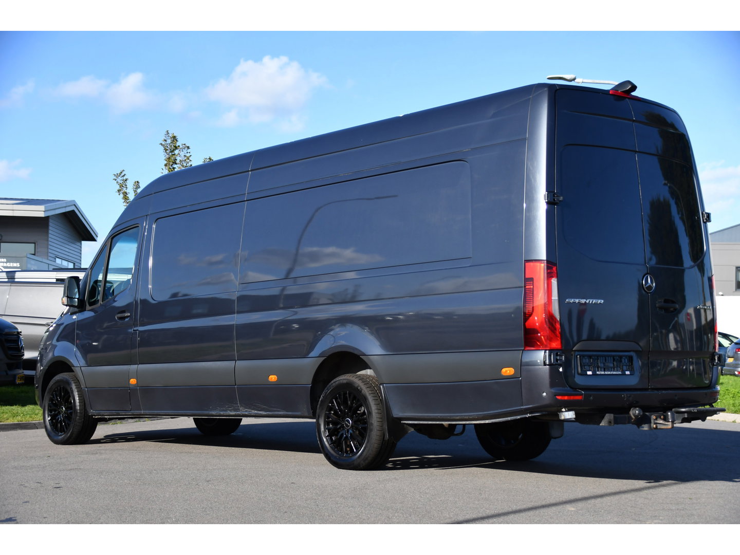 Mercedes-Benz Sprinter 319 3.0 CDI L4H2 PB Edition Adaptieve Cruise, Camera, LED, Carplay, 190pk, Standkachel, Stoelverwarming, Sensoren, 3500kg Trekhaak, Uniek! Extra lang, L4, Ultra lang