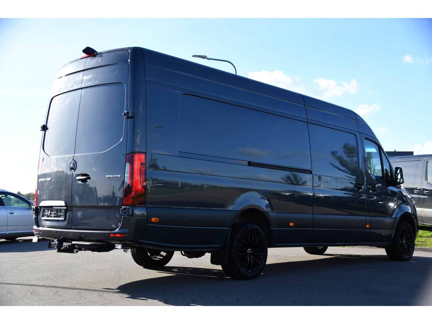 Mercedes-Benz Sprinter 319 3.0 CDI L4H2 PB Edition Adaptieve Cruise, Camera, LED, Carplay, 190pk, Standkachel, Stoelverwarming, Sensoren, 3500kg Trekhaak, Uniek! Extra lang, L4, Ultra lang