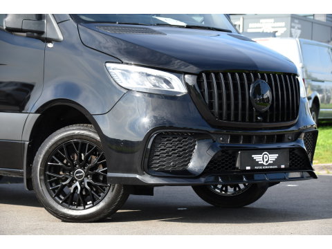 Mercedes-Benz Sprinter 319 1.9 CDI L2H2 RWD AMG Black Edition 360 Camera, Cruise, LED, 3500kg Trekhaak, Carplay, Leder, 10,5'' Mbux, 190pk, Automaat, NAVI, Uniek!