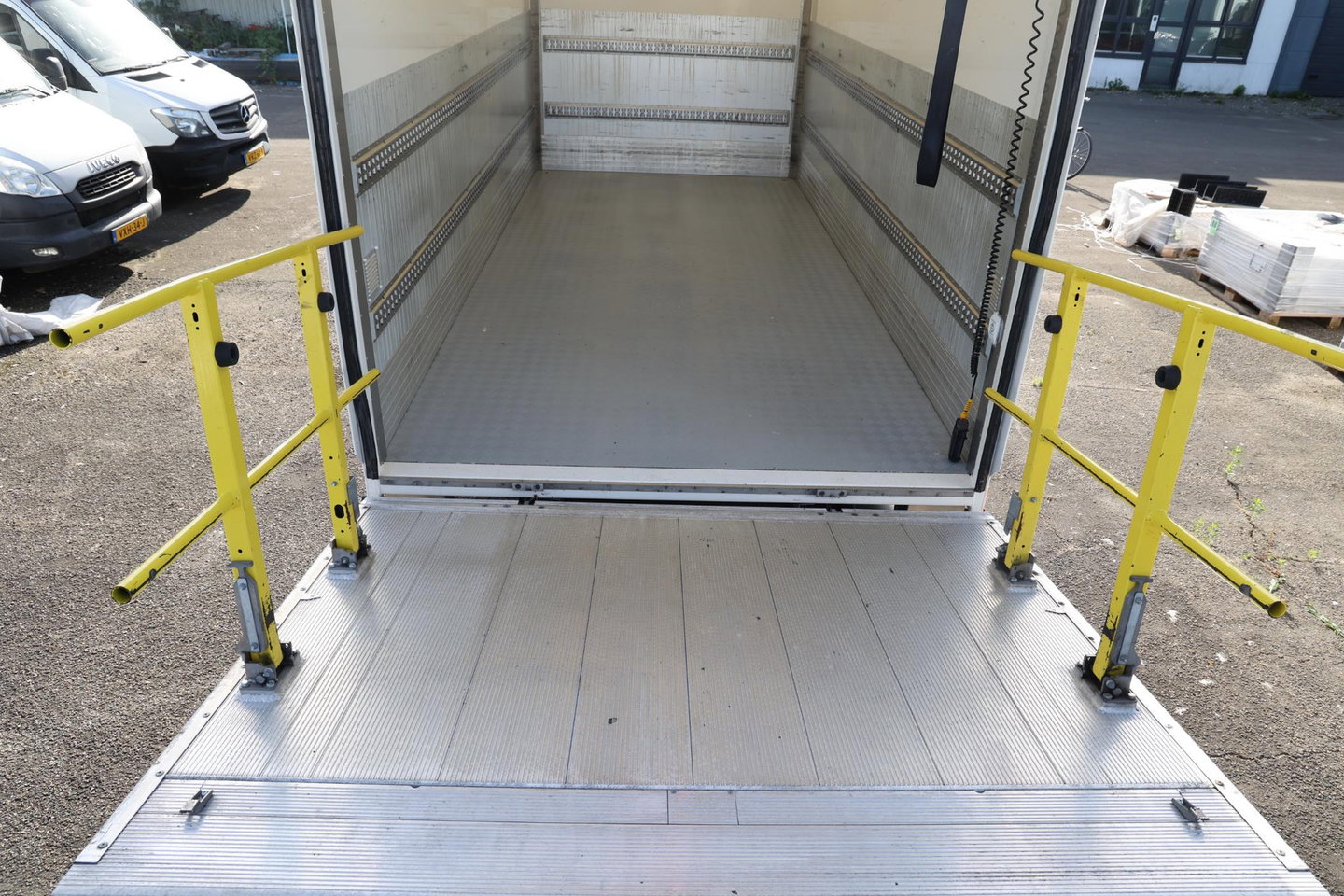 Iveco Daily 35C14N 3.0 AUTOMAAT BE COMBINATIE N1