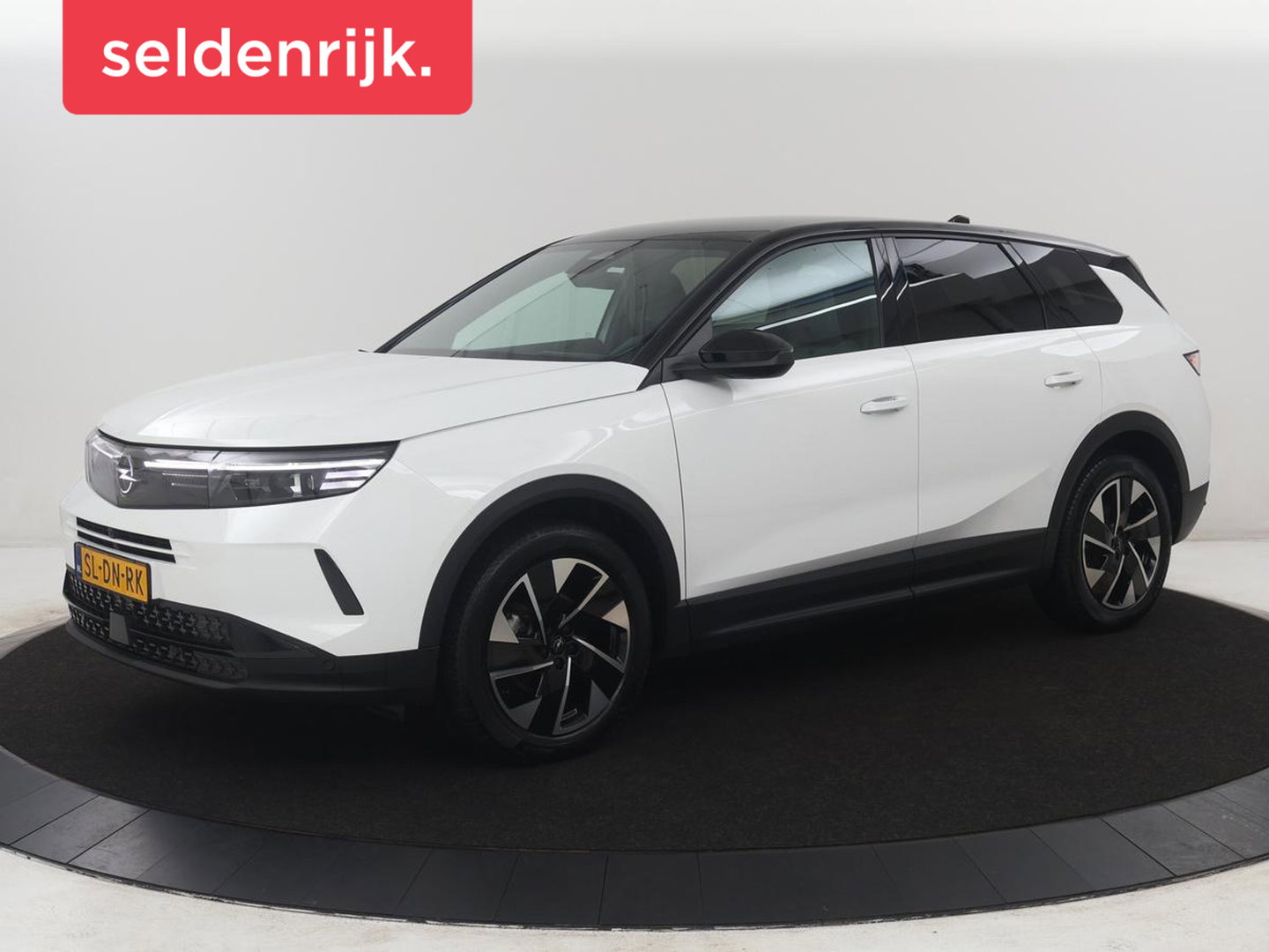 Opel Grandland 1.2 Turbo Hybrid GS | Adaptive cruise | Stuur/stoel verwarming | Trekhaak | Head-up | 360 Camera | Park assist | Carplay | Climate control | Full LED