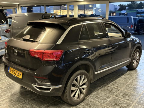 Volkswagen T-Roc 1.0 TSI Style Business | ADAPTIEF | LED DRL | STOELVERWARMING | CLIMATE |