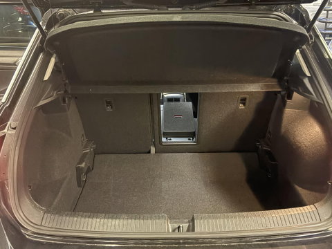 Volkswagen T-Roc 1.0 TSI Style Business | ADAPTIEF | LED DRL | STOELVERWARMING | CLIMATE |