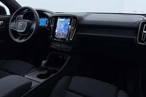 Volvo EX40 Twin Motor Plus Black Edition 82 kWh | 409 PK! | AWD | 360° Camera | Harman/Kardon | Stoel+Stuurverwarming | ACC