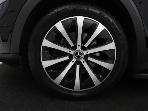 Mercedes-Benz GLB 200 Premium Plus | Half leder | Stoelverwarming | Cruise control | Trekhaak | Camera | Park assist | Sfeerverlichting | Navigatie | Bluetooth | Climate control