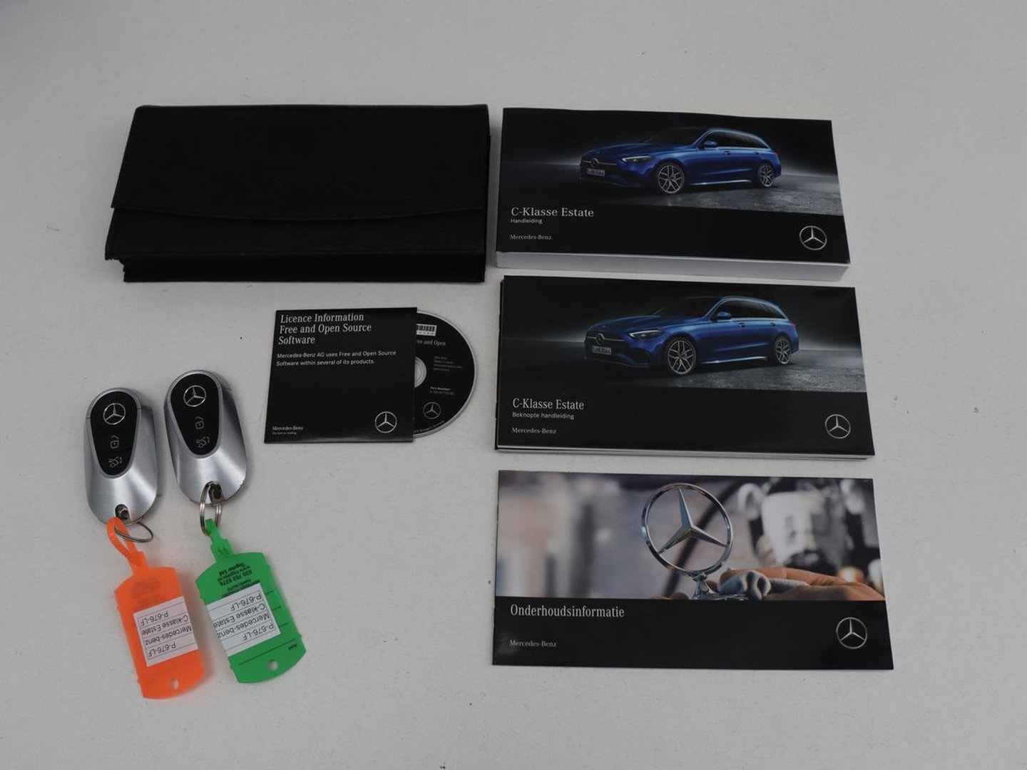 Mercedes-Benz C-Klasse Estate 300 e AMG Line | SOH 98,0% | Panoramadak | Leder | Memory | Stoelverwarming | Cruise control | 360 Camera | Sfeerverlichting | Carplay