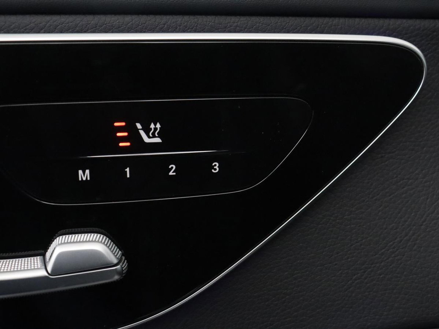 Mercedes-Benz C-Klasse Estate 300 e AMG Line | SOH 98,0% | Panoramadak | Leder | Memory | Stoelverwarming | Cruise control | 360 Camera | Sfeerverlichting | Carplay