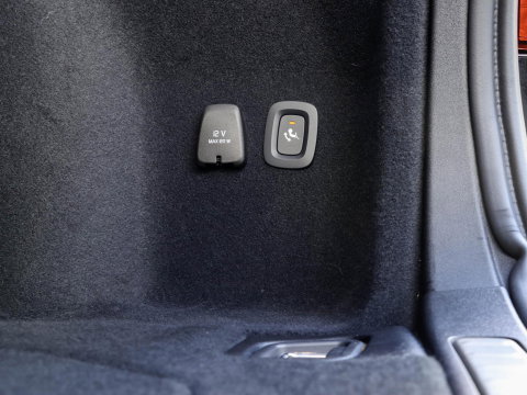 Volvo V60 T6 Plug-in Hybrid 350PK AWD Plus Dark SoH 99,5% Trekh. 19'' Leer Harman Kardon Thor Lights