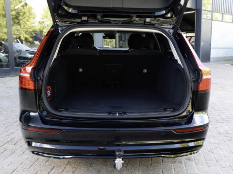 Volvo V60 T6 Plug-in Hybrid 350PK AWD Plus Dark SoH 99,5% Trekh. 19'' Leer Harman Kardon Thor Lights