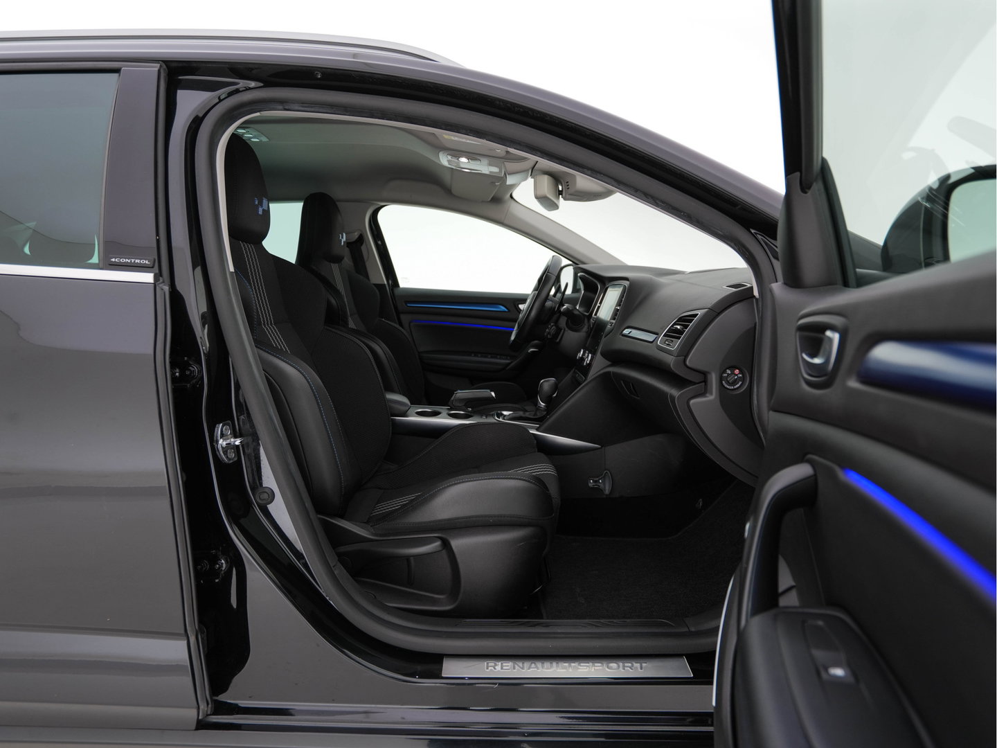Renault Mégane Estate 1.6 TCe GT Aut. *FULL-LED | NAVI-FULLMAP | BOSE-SOUND | DIGI-COCKPIT | SPORT-SEATS | SHIFT-PADDLES | DAB+ | KEYLESS | PRIVACY-GLASS | ECC | PDC | CRUISE | 18''ALU*