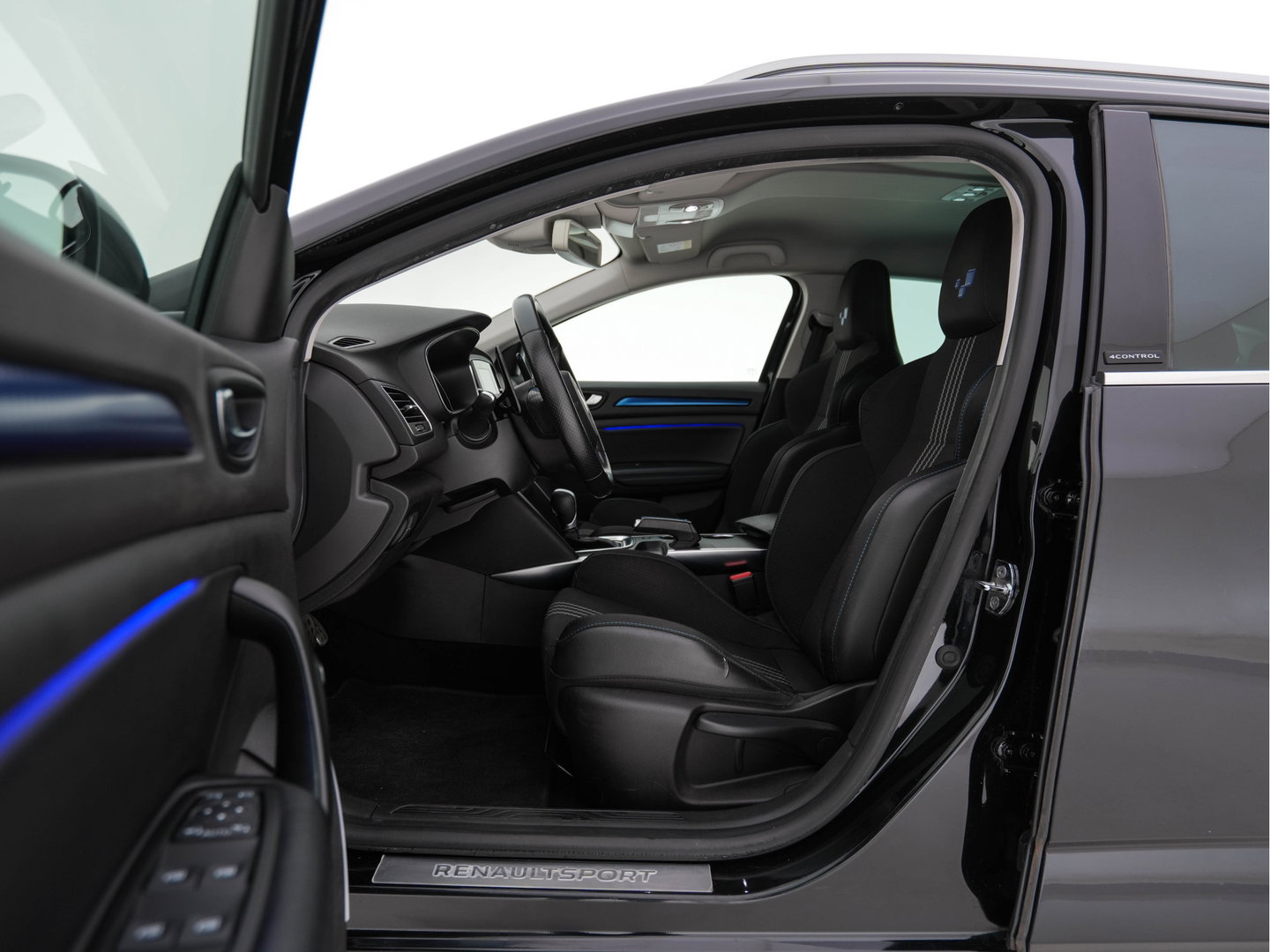 Renault Mégane Estate 1.6 TCe GT Aut. *FULL-LED | NAVI-FULLMAP | BOSE-SOUND | DIGI-COCKPIT | SPORT-SEATS | SHIFT-PADDLES | DAB+ | KEYLESS | PRIVACY-GLASS | ECC | PDC | CRUISE | 18''ALU*